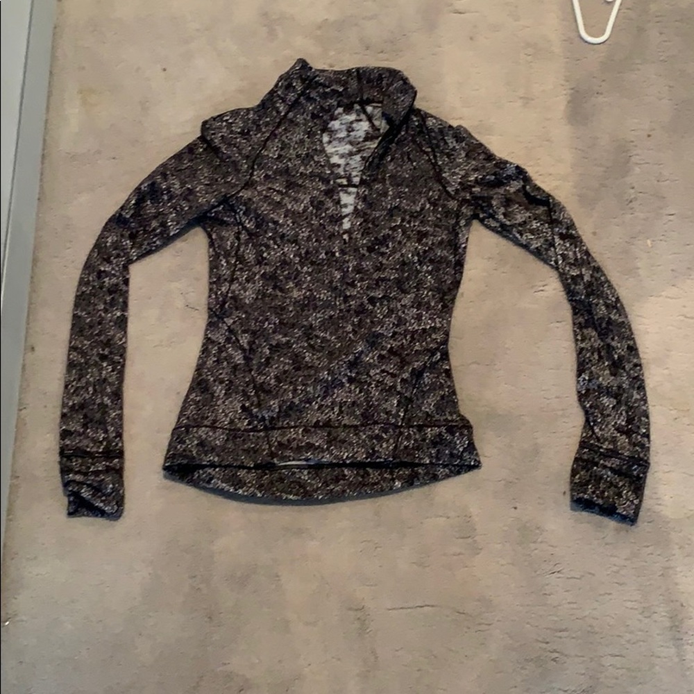 Grey/black lulu half zip